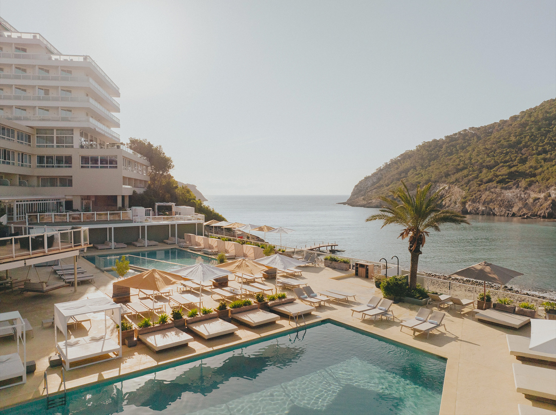 Swimming pool in front of the hotel